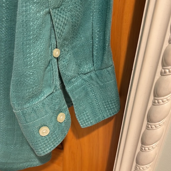 Tommy Bahama Linen Shirt! - Picture 5 of 5